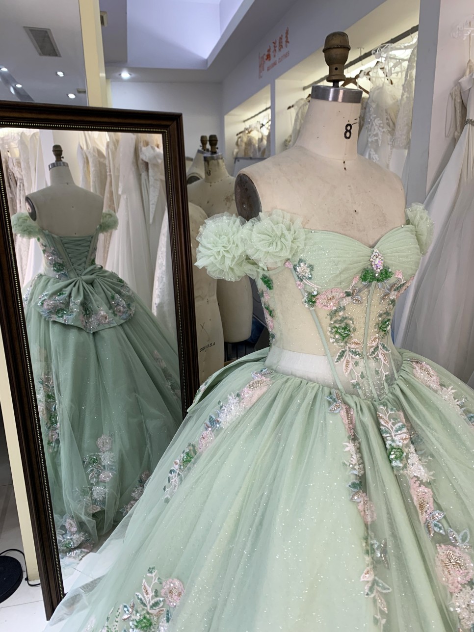 Elegant Princess Quinceanera Dresses Ball Gown Beaded 3D Flowers Party Sweet Party Dress Quinceanera