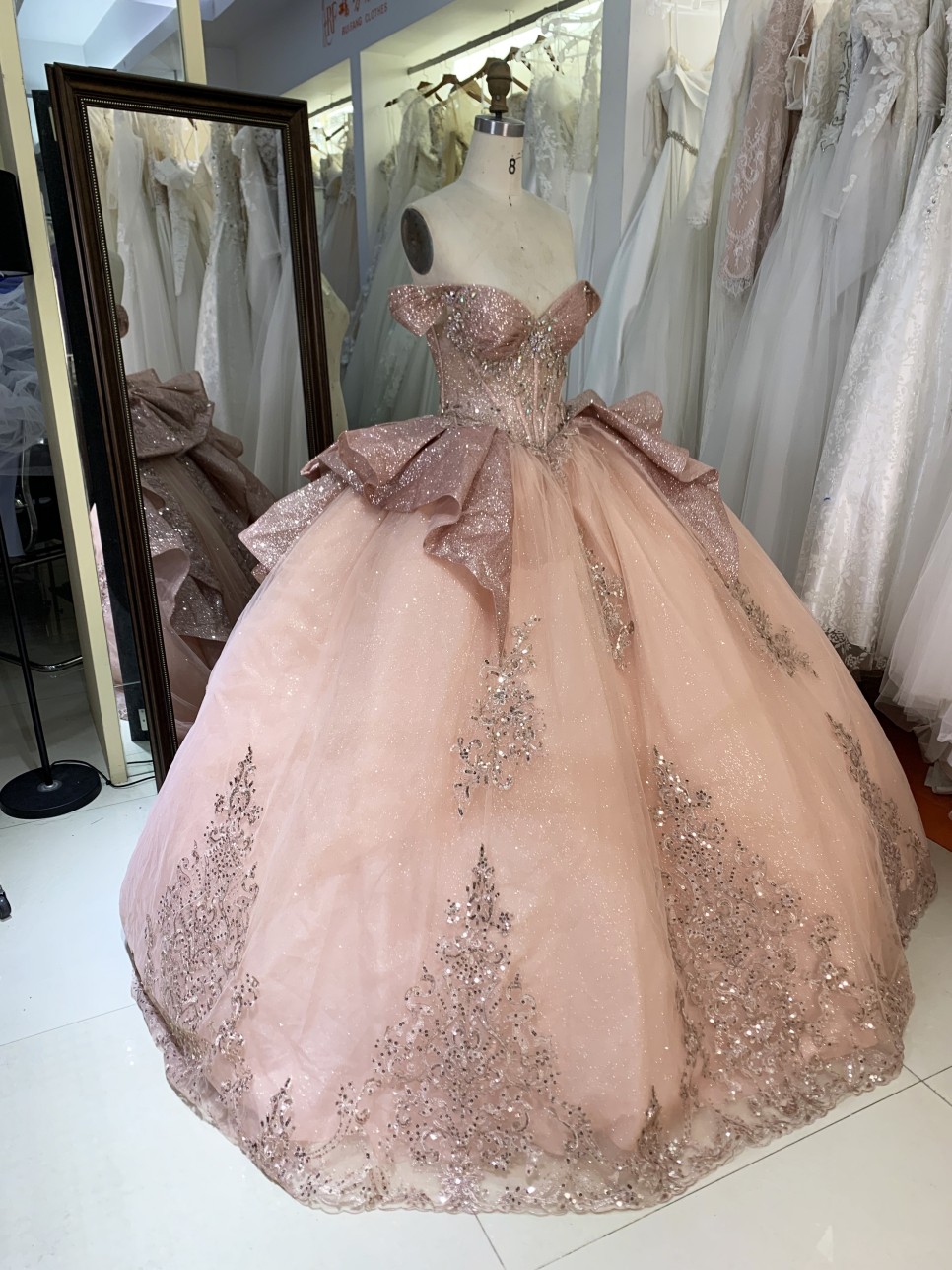 Wholesale New Design Birthday Party Off the Shoulder Beaded Sparkly Puffy Sweet Quinceanera Party Prom Dress