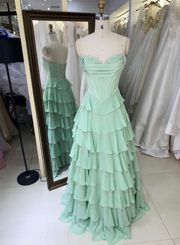 Women's High-End Ball Gown Prom Dress Boning Bodice Ruffle Princess Skirt with Sweetheart Evening Dresses Sleeveless