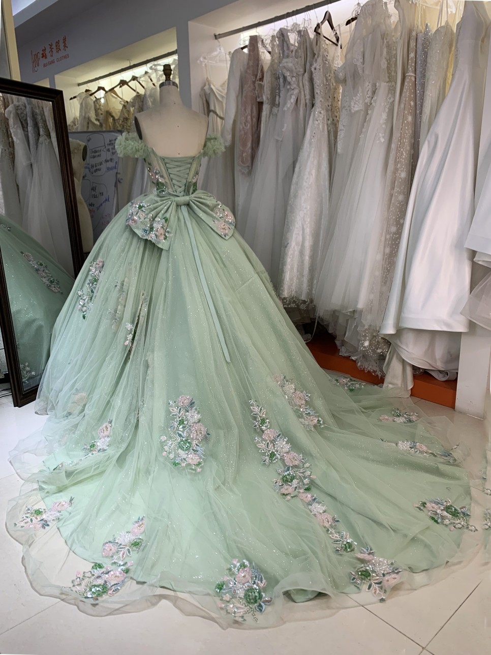 Elegant Princess Quinceanera Dresses Ball Gown Beaded 3D Flowers Party Sweet Party Dress Quinceanera