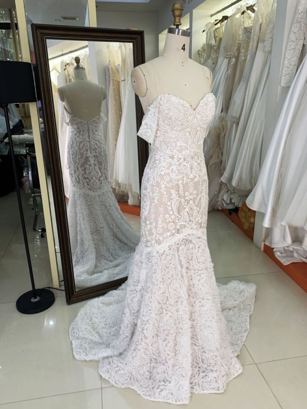 2025 New Luxury French Embroidery Applique V-neck Bridal Wedding Dress Party Lace Custom Lace Elegant Mermaid Wedding Dress