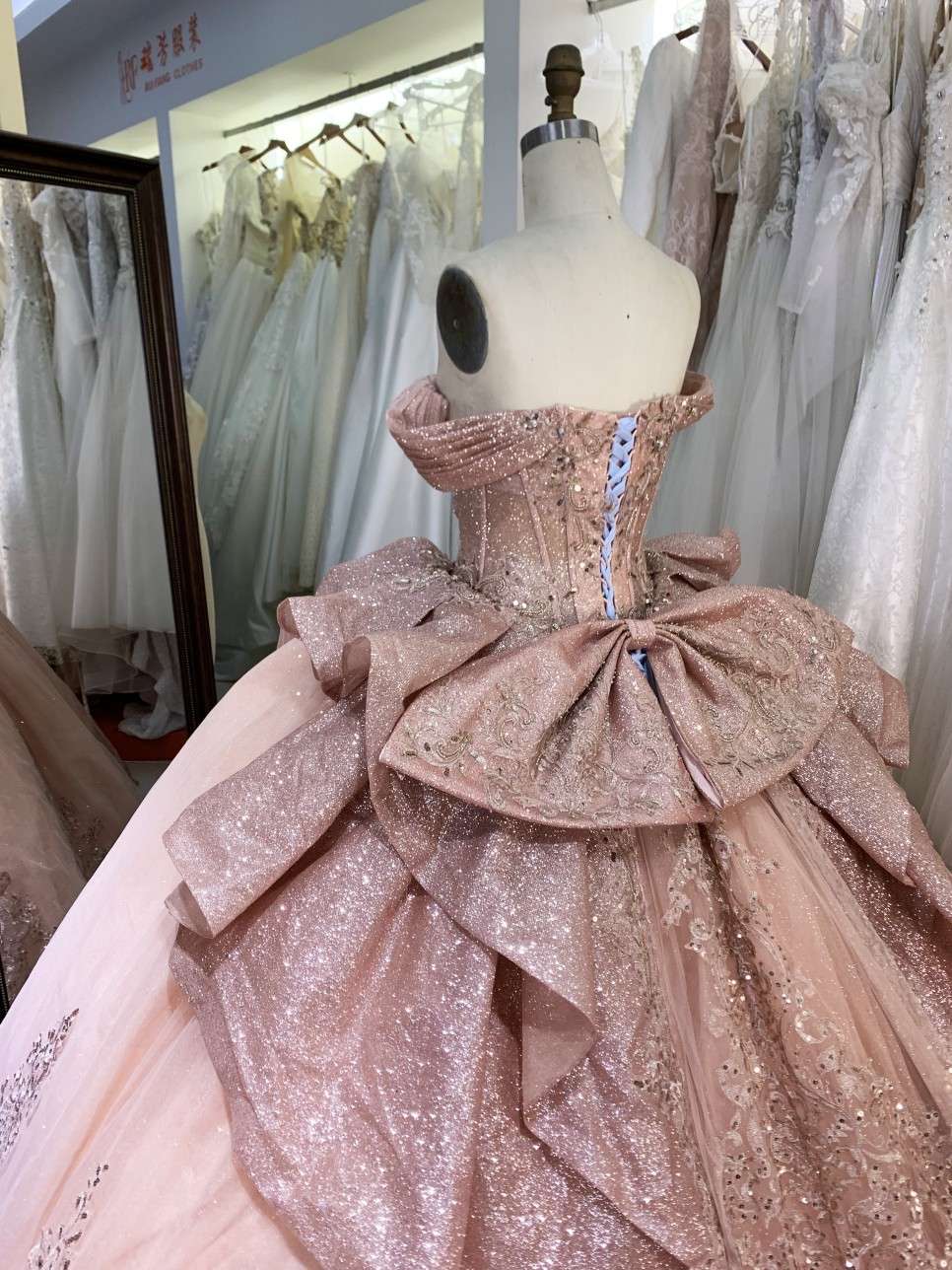 Wholesale New Design Birthday Party Off the Shoulder Beaded Sparkly Puffy Sweet Quinceanera Party Prom Dress