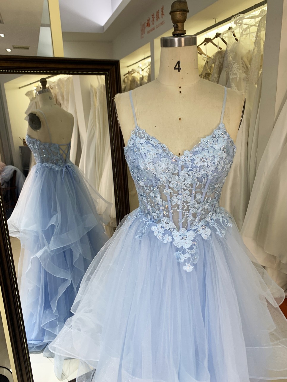 2025 High Quality Wholesale fairy Princess Fluffy Lace Baby Blue Ruffle V-neck Prom Dresses Sleeveless Evening Dress