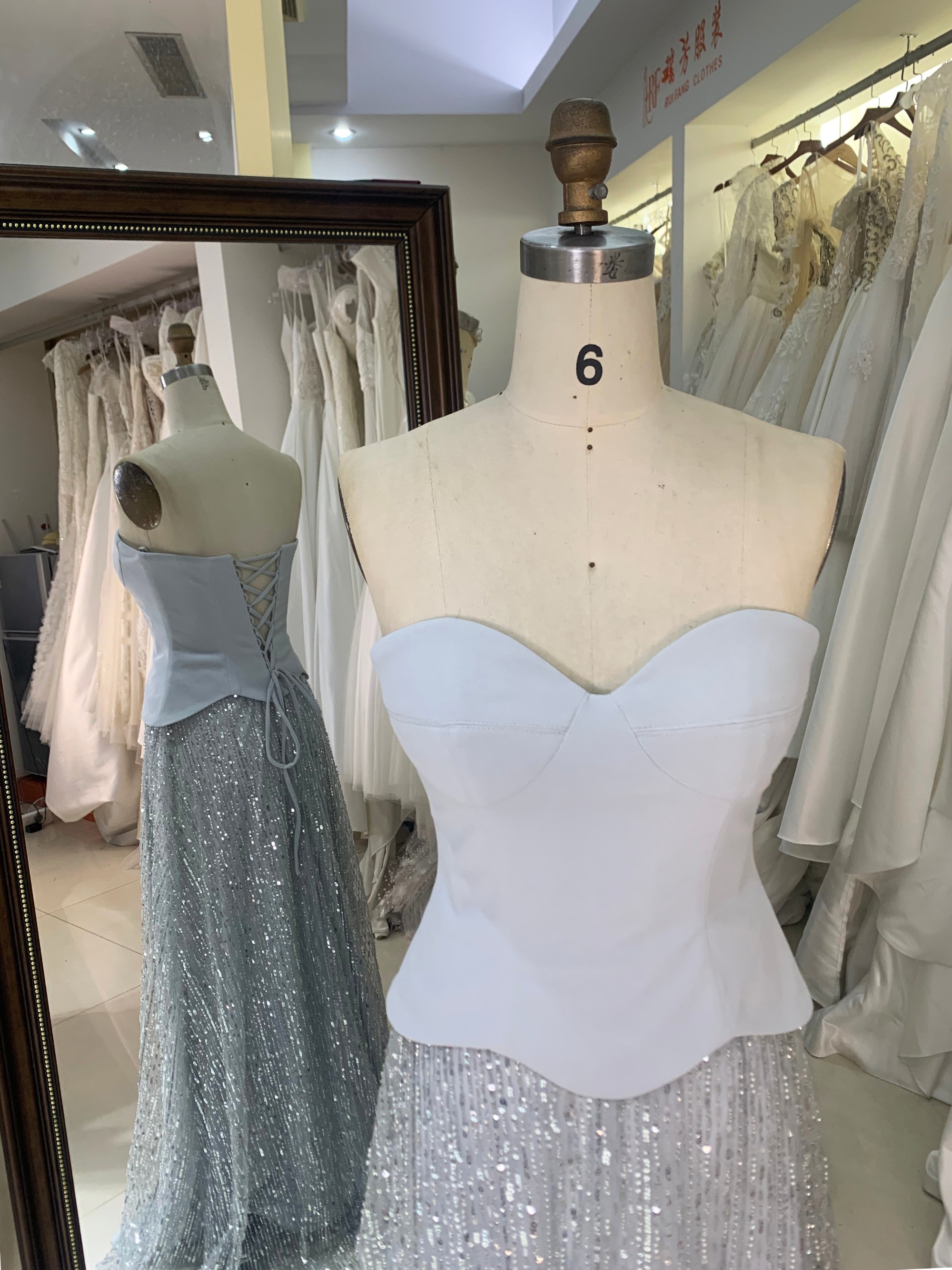 2025 Gray Stunning Fitted Evening Gown Women's Luxury Evening Dress Shawl Formal Party Dress Long Dress for Girls