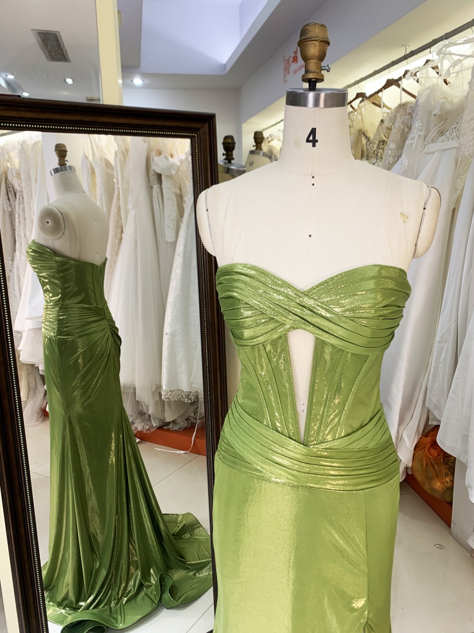 Elegant Greenery Cross Collar Strapless Pleat Design Corset Glitter Satin Fabric Prom Dresses for Women Mermaid Ball Gown