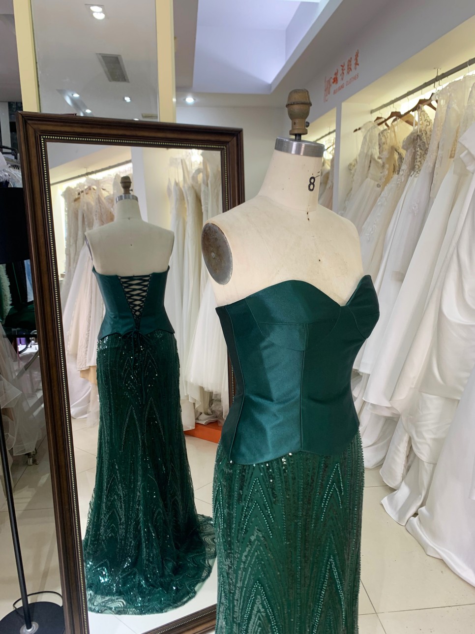Chic Emerald Green Mermaid Gown 2pc Corset Backless Embellishment Sparkly Crocheted Party Style Dress Natural Perfect Style