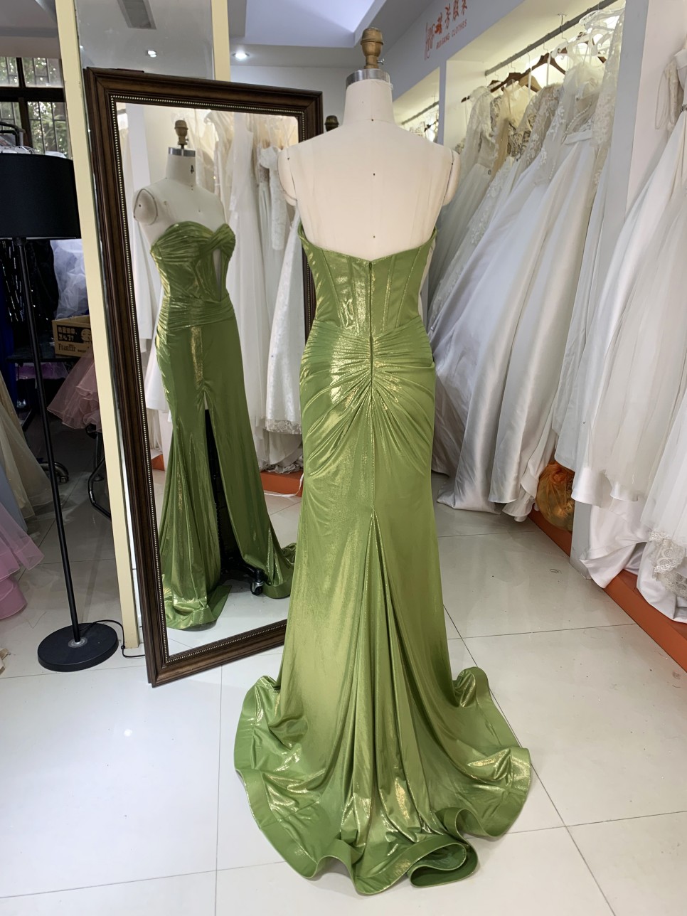 Elegant Greenery Cross Collar Strapless Pleat Design Corset Glitter Satin Fabric Prom Dresses for Women Mermaid Ball Gown