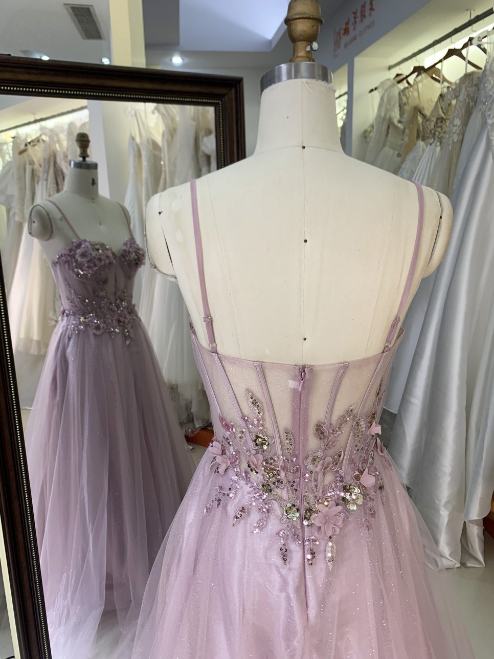 Chic Dark Rose Elegant Princess Sleeveless A-Line Tulle Prom Plunging V-Neck Open Back Romantic Floor-Length Evening Wear
