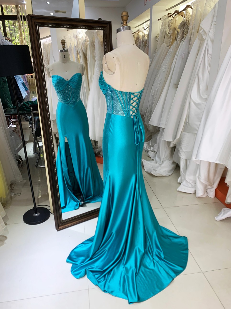 2026 Elegant Beautiful Floor Length Off the Shoulder with Lace up Back Split Slim Party Evening Dress