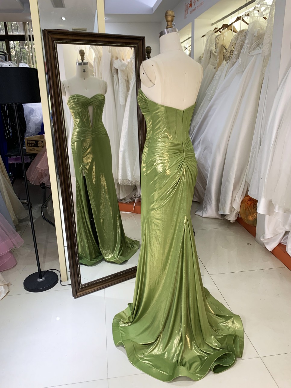 Elegant Greenery Cross Collar Strapless Pleat Design Corset Glitter Satin Fabric Prom Dresses for Women Mermaid Ball Gown