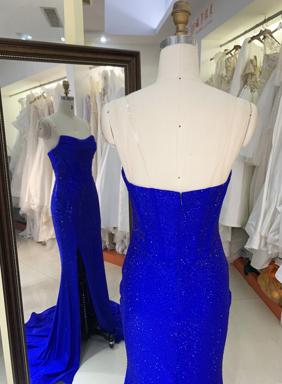 2025 Royal Blue Strapless Evening Gown Long Prom Dress Front Split Floor-Length Mermaid Prom Dress Rhinestone Detail