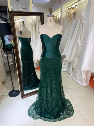 2025 Chic Emerald Green Mermaid Gown 2pc Corset Backless Embellishment Sparkly Crocheted Party Style Dress Natural Perfect Style