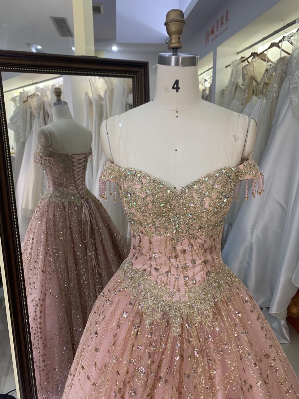 2026 New Design Dresses for Quinceanera Ball Dress Off Shoulder Prom Evening Dress with Embroidered Flowers