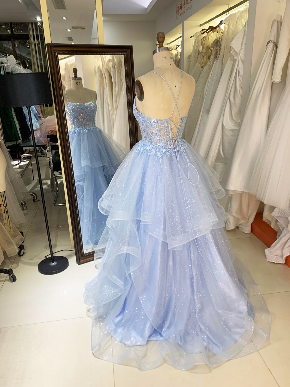 Wholesale Women's Elegant Long Party Dresses Ball Gown Dress with Embroidery V-neck Lace-up Back for Party Evening Wear