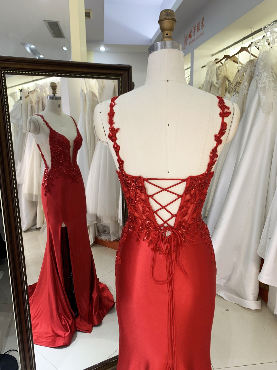 Wholesale Women's Elegant Long Party Dresses Ball Gown Dress with Embroidery V-neck Lace-up Back for Party Evening Wear