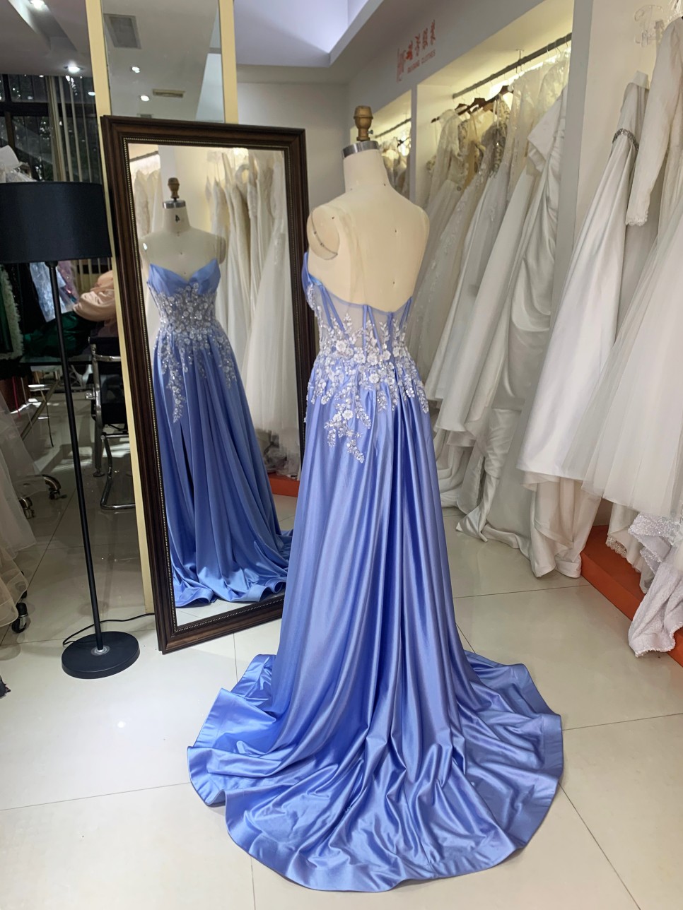 2025 Chic Light Blue Applique Deep V-Neck Floor-Length Mermaid Formal Prom Evening Gown Satin Fabric Embellishment Sweep Train