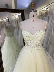 2025 Light Yellow Fluffy Sequined Lace Embroidery A-Line Floor-Length Sleeveless V-Neck Princess Formal Prom Dress Asymmetric