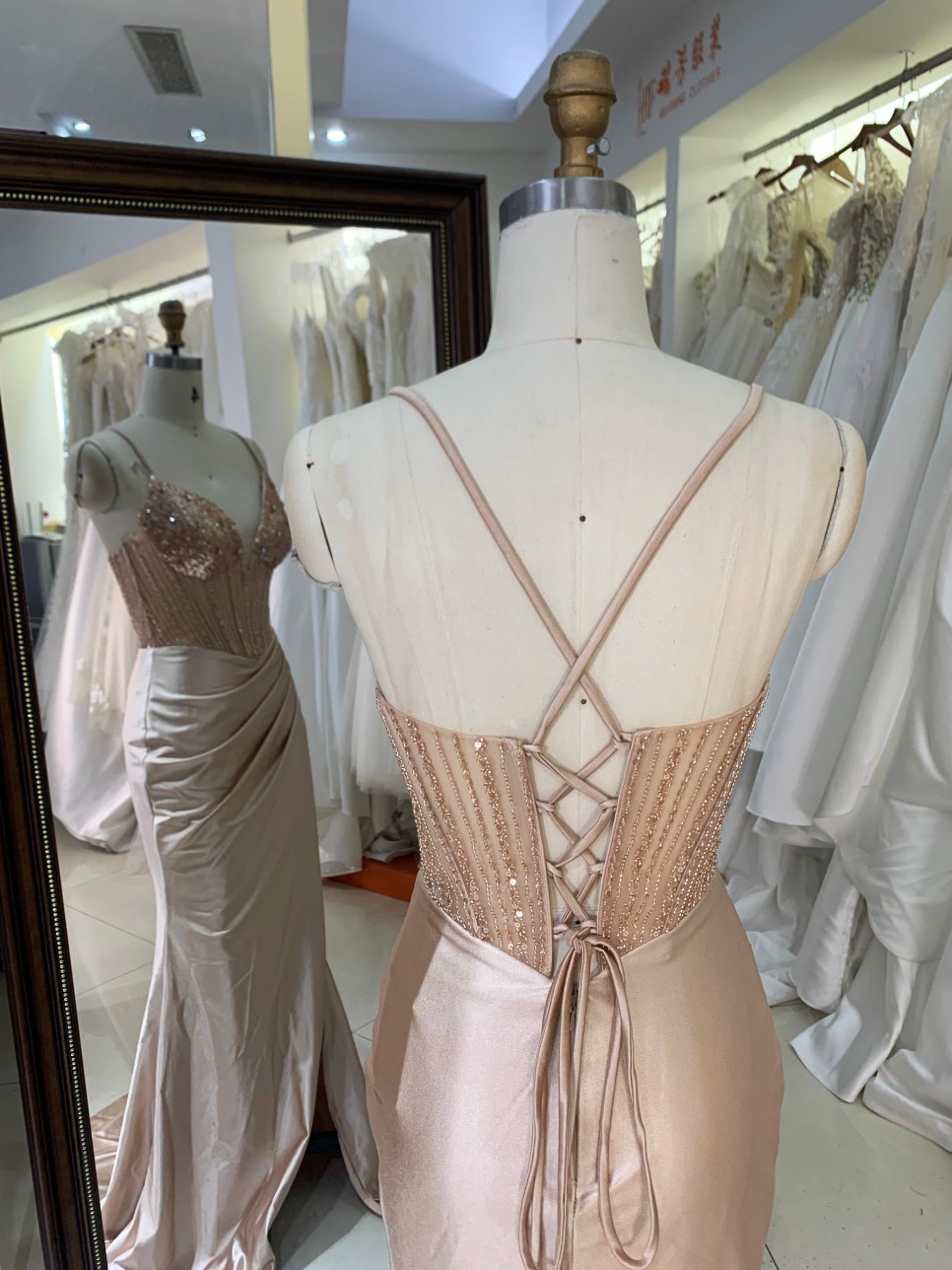 Factory Wholesale champagne Corset Sequin Lace up Back Satin Pleated Fitted Prom Dresses with Slit