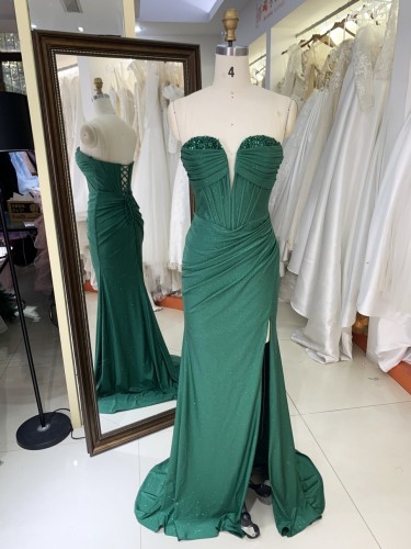 2025 Emerald Green Strapless Long Satin Prom Dresses Sweep Train Evening Party Slit Floor-Length Dress Rhinestone Detail