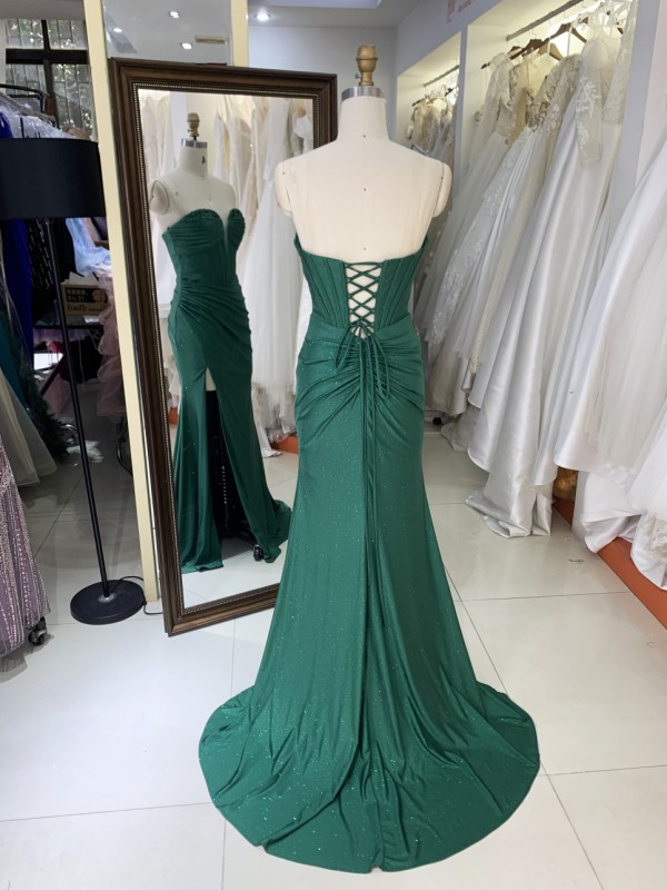 2025 Emerald Green Strapless Long Satin Prom Dresses Sweep Train Evening Party Slit Floor-Length Dress Rhinestone Detail