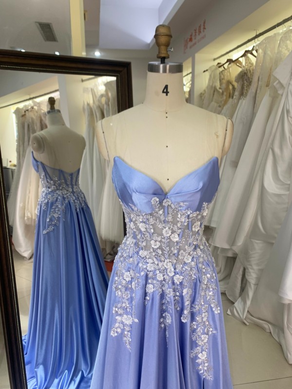 2025 Chic Light Blue Applique Deep V-Neck Floor-Length Mermaid Formal Prom Evening Gown Satin Fabric Embellishment Sweep Train