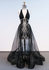 2026 New Fashion Design Luxury Black Mesh Overlay Lace Halter Neck Breathable Anti-Static Natural Waist Party Evening Dress