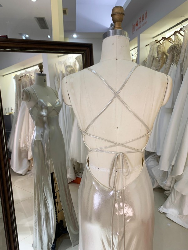 2026 Champagne Satin Trumpet/Mermaid Natural Waist Evening Gown Spaghetti Straps Pleat Sweep Train Solid Floor-length Prom Dress