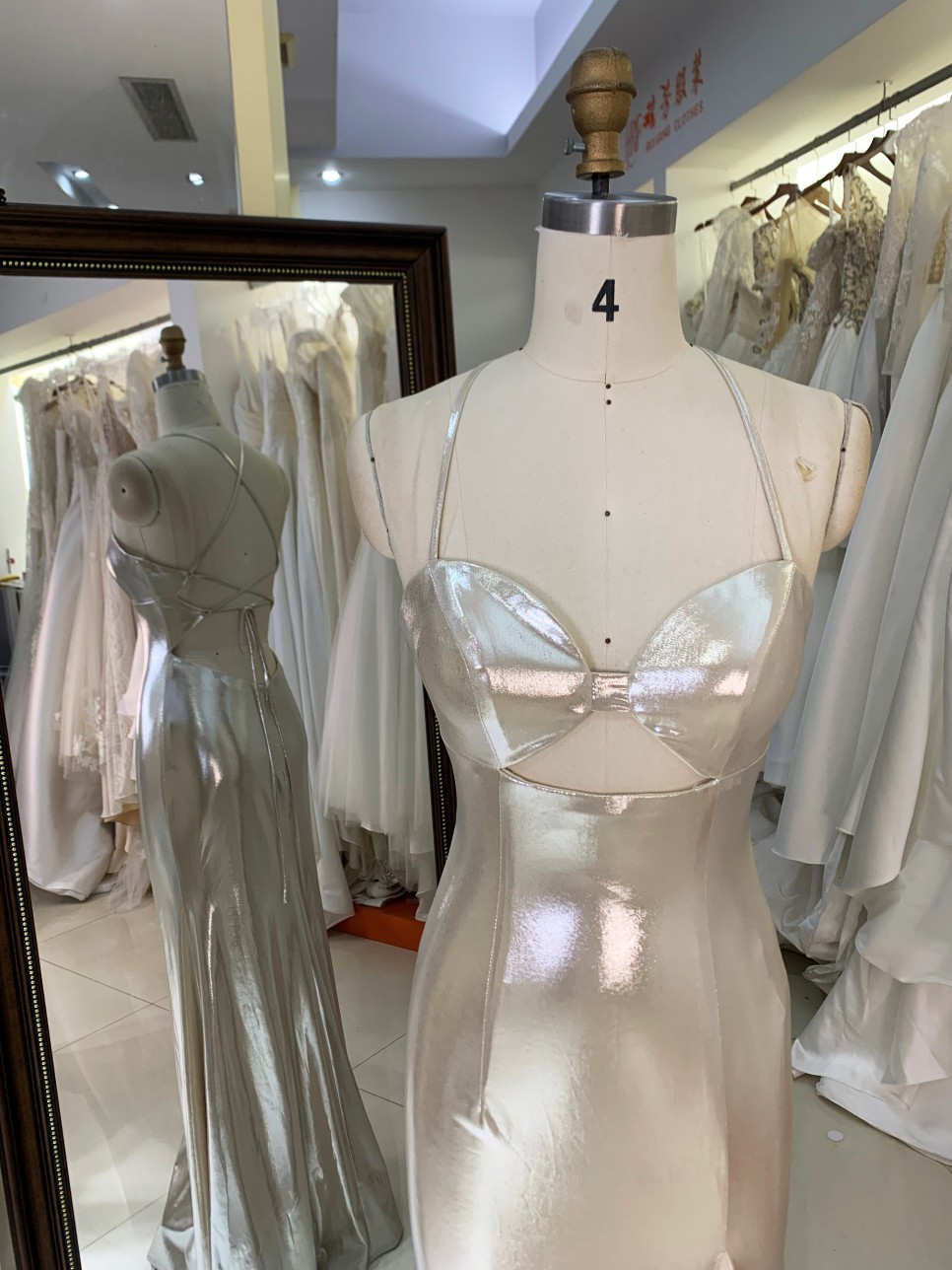 2026 Champagne Satin Trumpet/Mermaid Natural Waist Evening Gown Spaghetti Straps Pleat Sweep Train Solid Floor-length Prom Dress