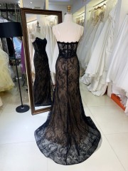 2026 Stunning Scoop Neck Mermaid Floor-Length Satin Party Prom Sparkly Crystal Chain Embellishment Strapless Black Lace Evening