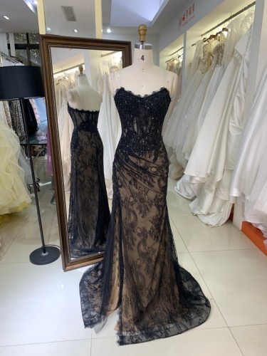 2026 Stunning Scoop Neck Mermaid Floor-Length Satin Party Prom Sparkly Crystal Chain Embellishment Strapless Black Lace Evening