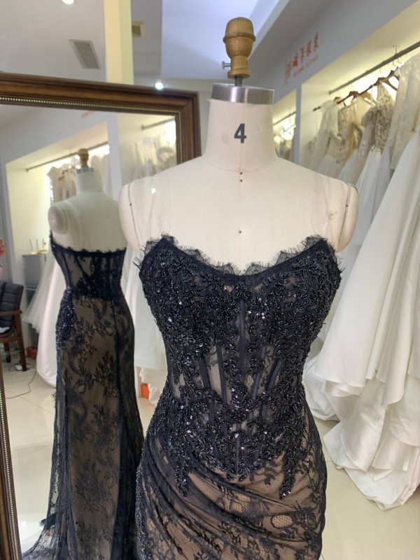 2026 Stunning Scoop Neck Mermaid Floor-Length Satin Party Prom Sparkly Crystal Chain Embellishment Strapless Black Lace Evening