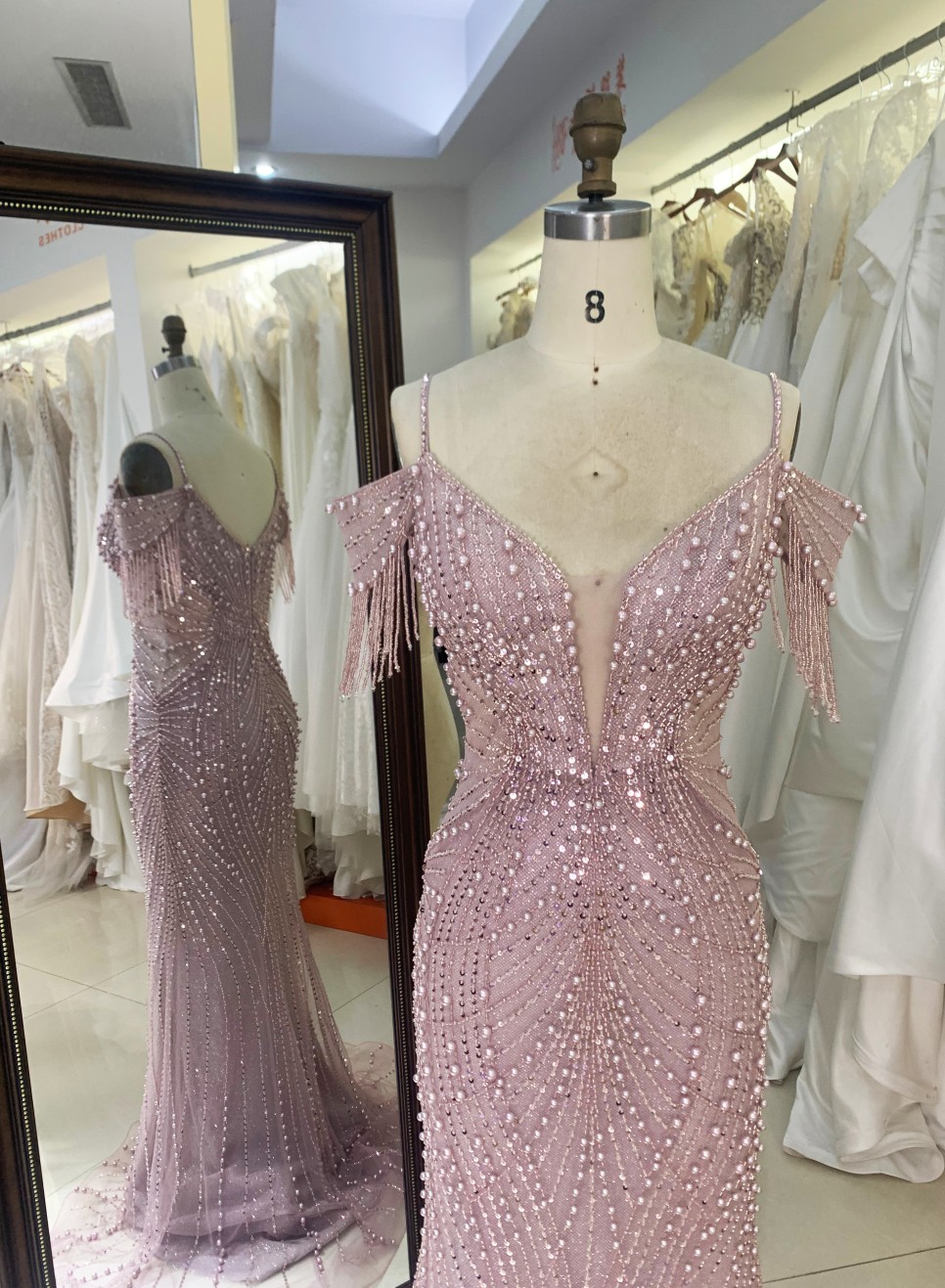 2026 Luxury Spaghetti Strap Floor-Length Mermaid V-Neck Evening Gown with Beaded Embroidery Sequins Crystals Sweep Train