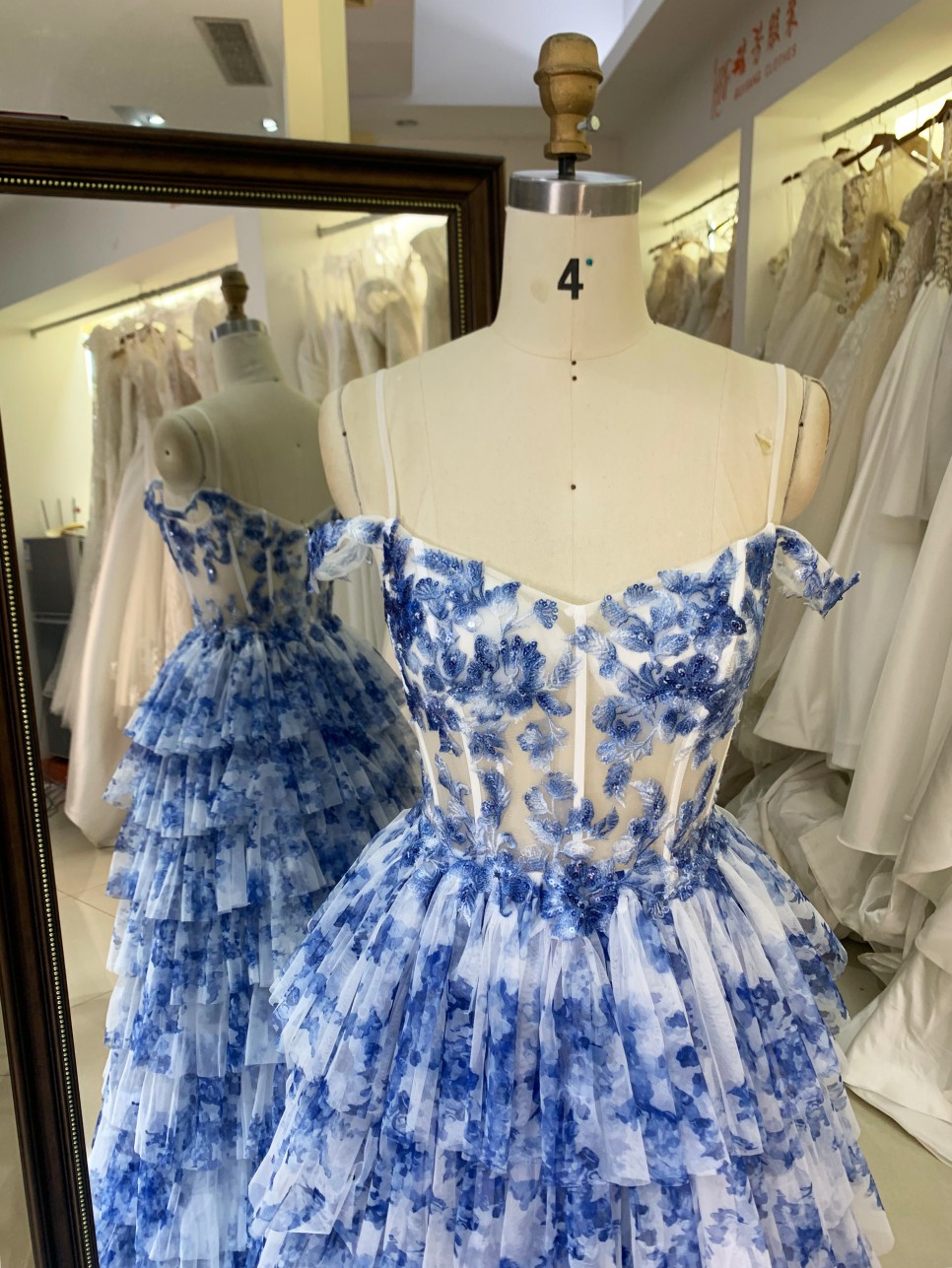 2026 High Quality Elegant Light Blue Floral Printed Tiered Floor-Length Sweep Train Prom Dresses Slit Spaghetti Strap