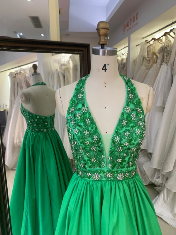 2026 Luxury Satin Green Floor-Length Sweep Train Spaghetti Strap Prom Dresses Backless Halter with Sequined Appliques