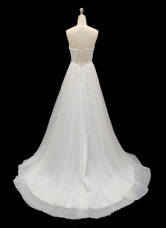 Wedding Dresses for Brides a Line Fashion Design with Lace up Back Sleeveless Embroidery Bridal Floor-Length Wedding Gown