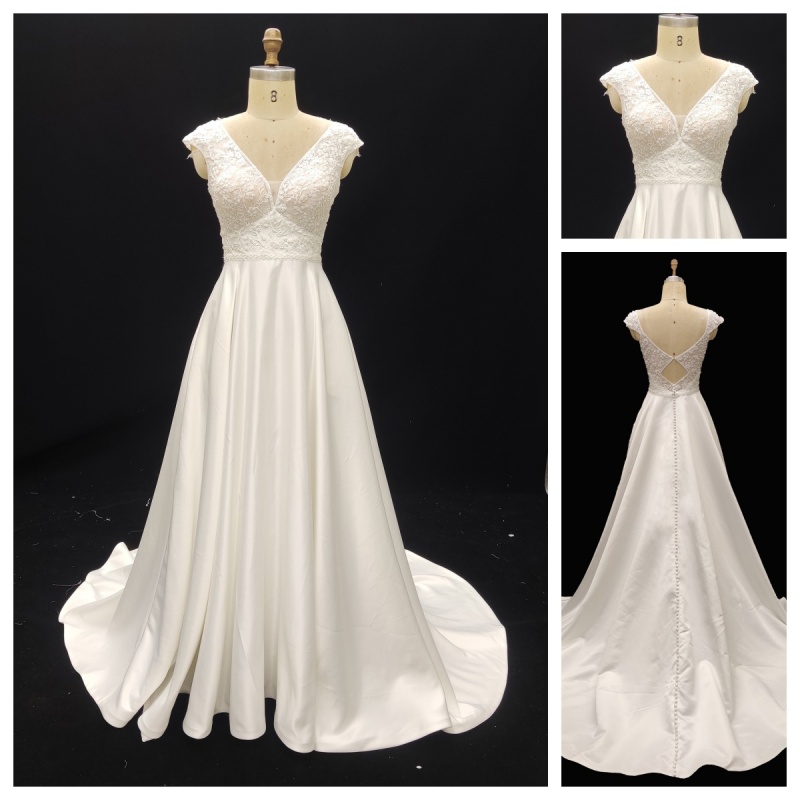 Hot Selling Elegant A-Line Wedding Dress V Neckline Lace with Embroidery Long Party Gowns with Natural Waistline