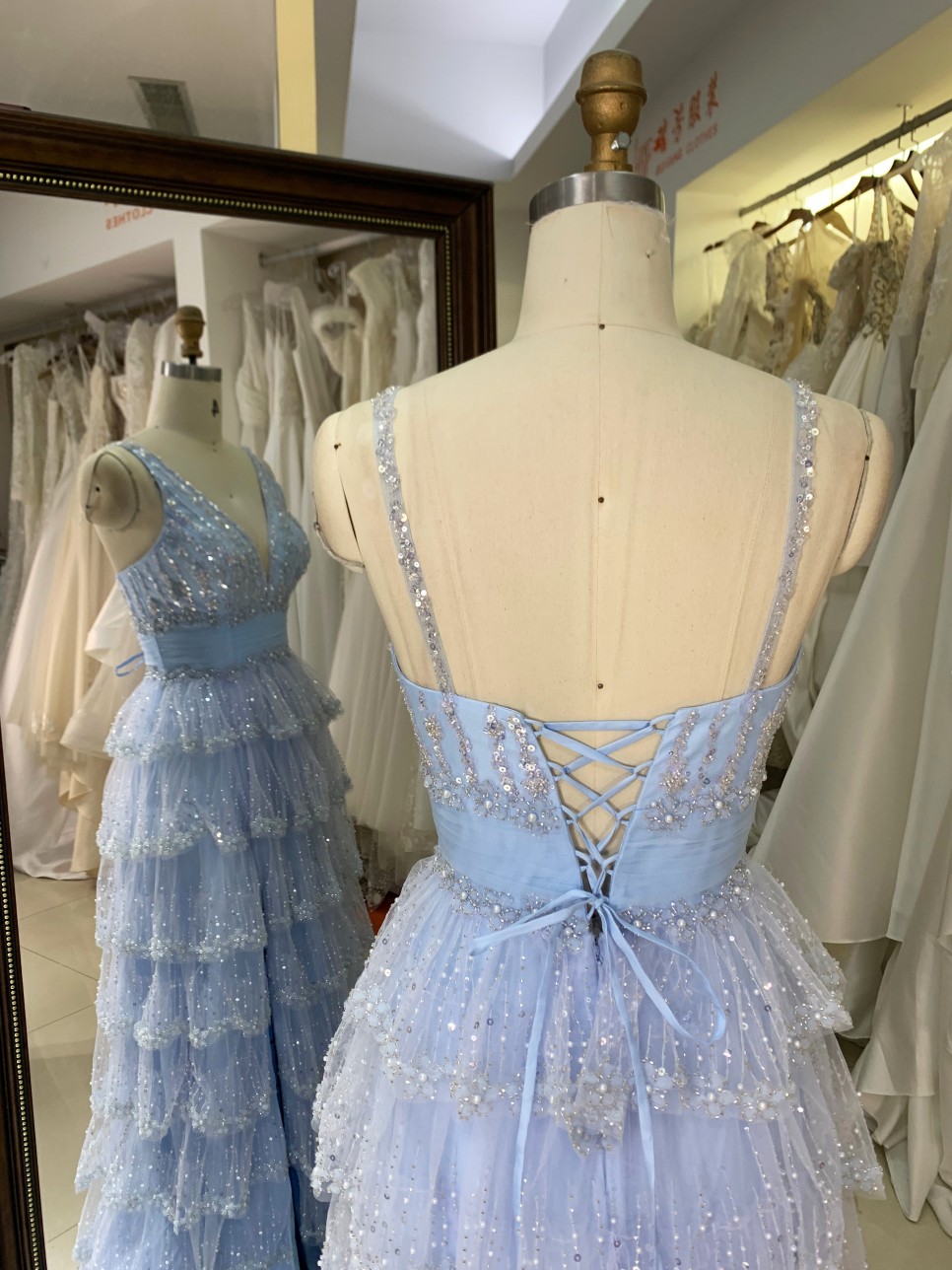 New Fashionable Sky Blue Ball Gown Prom Dress Ruffle Princess Skirt with V Neck Evening Dresses Sleeveless for Party