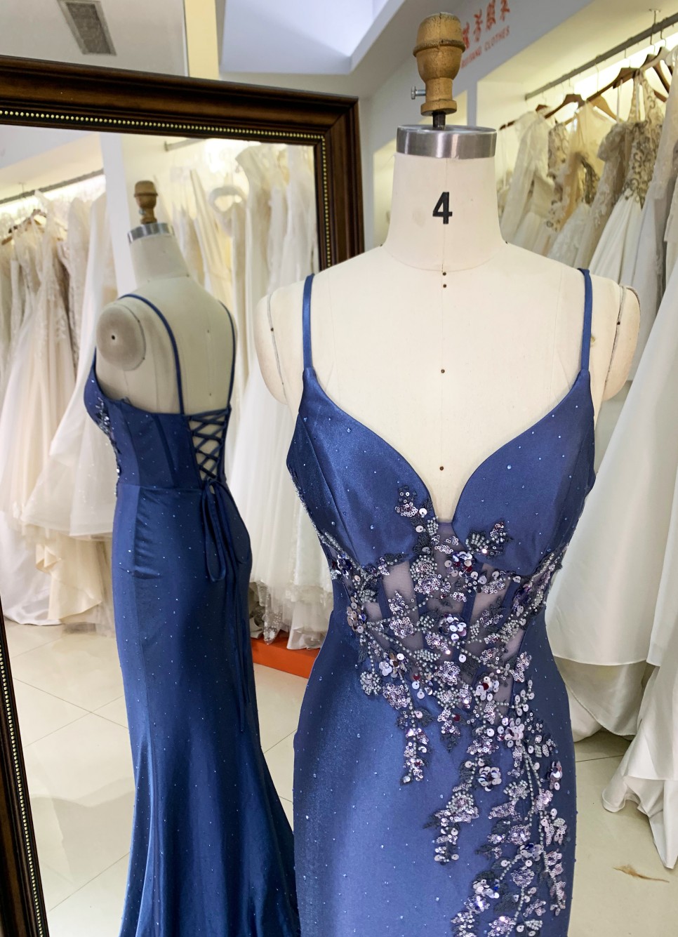 Elegant Lace Back Pleated Satin Slit with Embroidery Flowers Bodice Fitted Party A-Line Floor-Length Evening Dresses