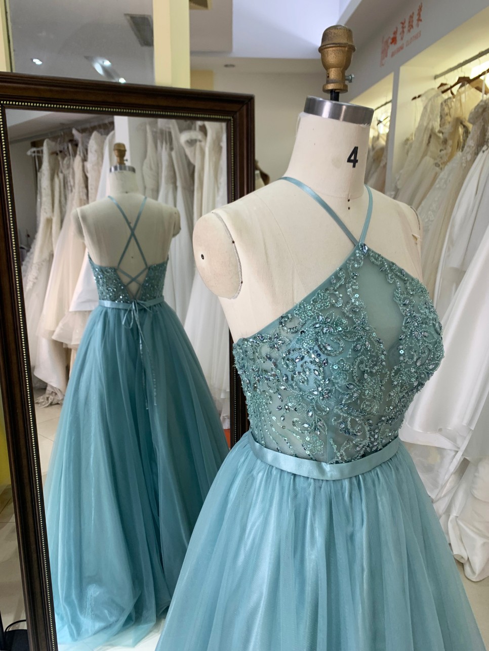 Modern High-End Green Halter Neck Sexy Backless Tulle Floor-Length Prom Dress with Beading Bodice