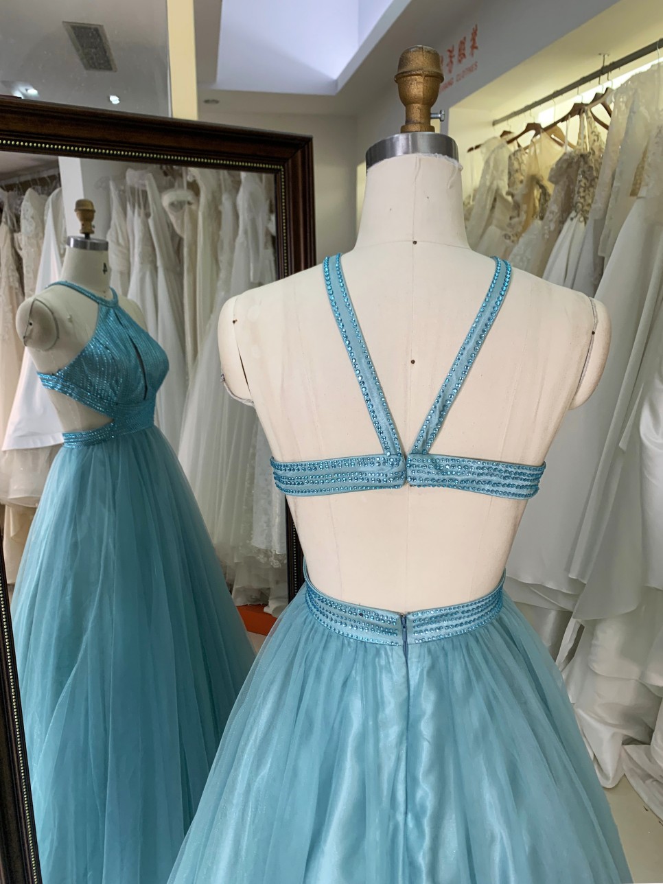 Fashionable Sleeveless A-line Sexy Lace-up Tulle Floor-Length Prom Dress Floor-Length Gowns