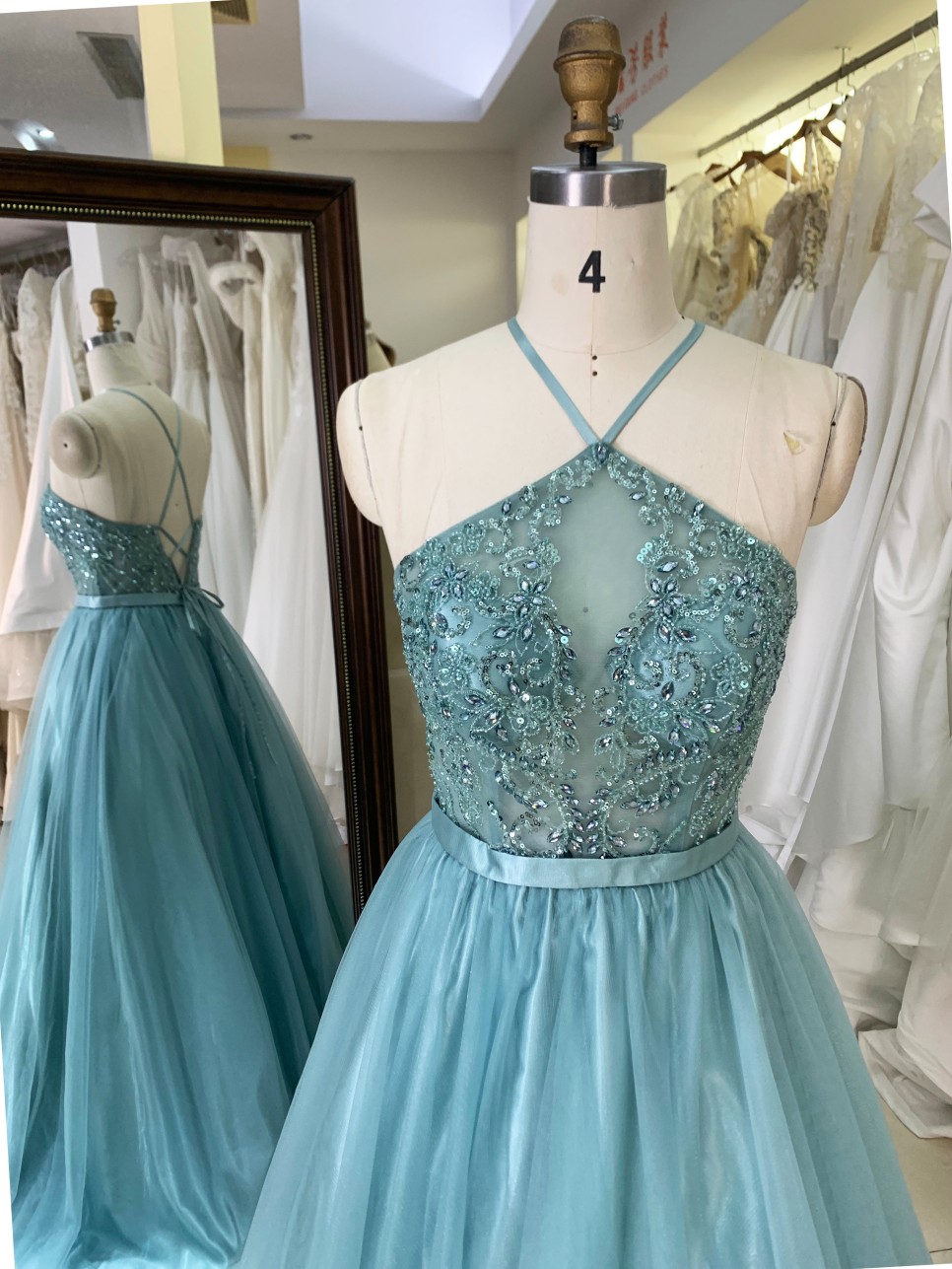 Modern High-End Green Halter Neck Sexy Backless Tulle Floor-Length Prom Dress with Beading Bodice