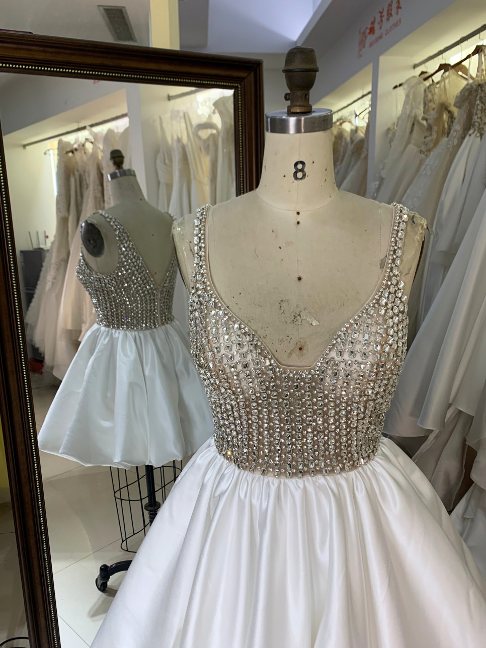 New Short Luxury Bling Shining Full Dress Popular Crystal Bodice Applique Party Homecoming Gowns for Teenagers Garment