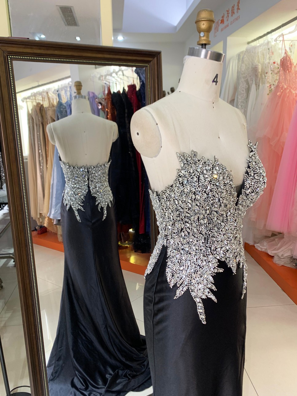 Wholesale Shiny Satin Fabric Sexy Evening Party Dress with High Slit Clubwear Evening Long Party Dress