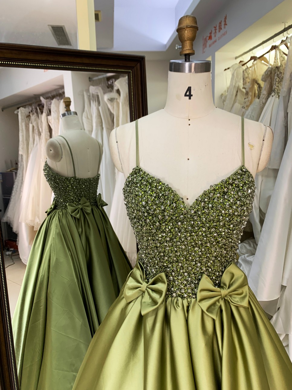 New Dress Embroidery Flower Boning Sage Elegant Wholesale Long Ball Gown Prom Dress