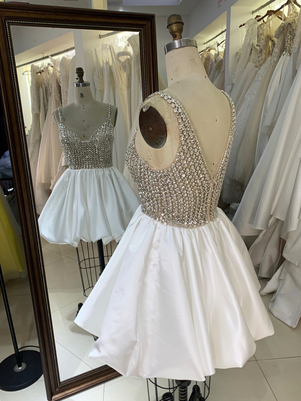 New Short Luxury Bling Shining Full Dress Popular Crystal Bodice Applique Party Homecoming Gowns for Teenagers Garment
