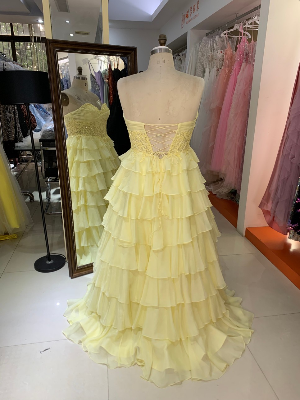 Wholesale Elegant Chiffon Dress Off-the-Shoulder Lace Formal Dress Prom Dress with Lace Bodice and Tiered Ruffle Skirt