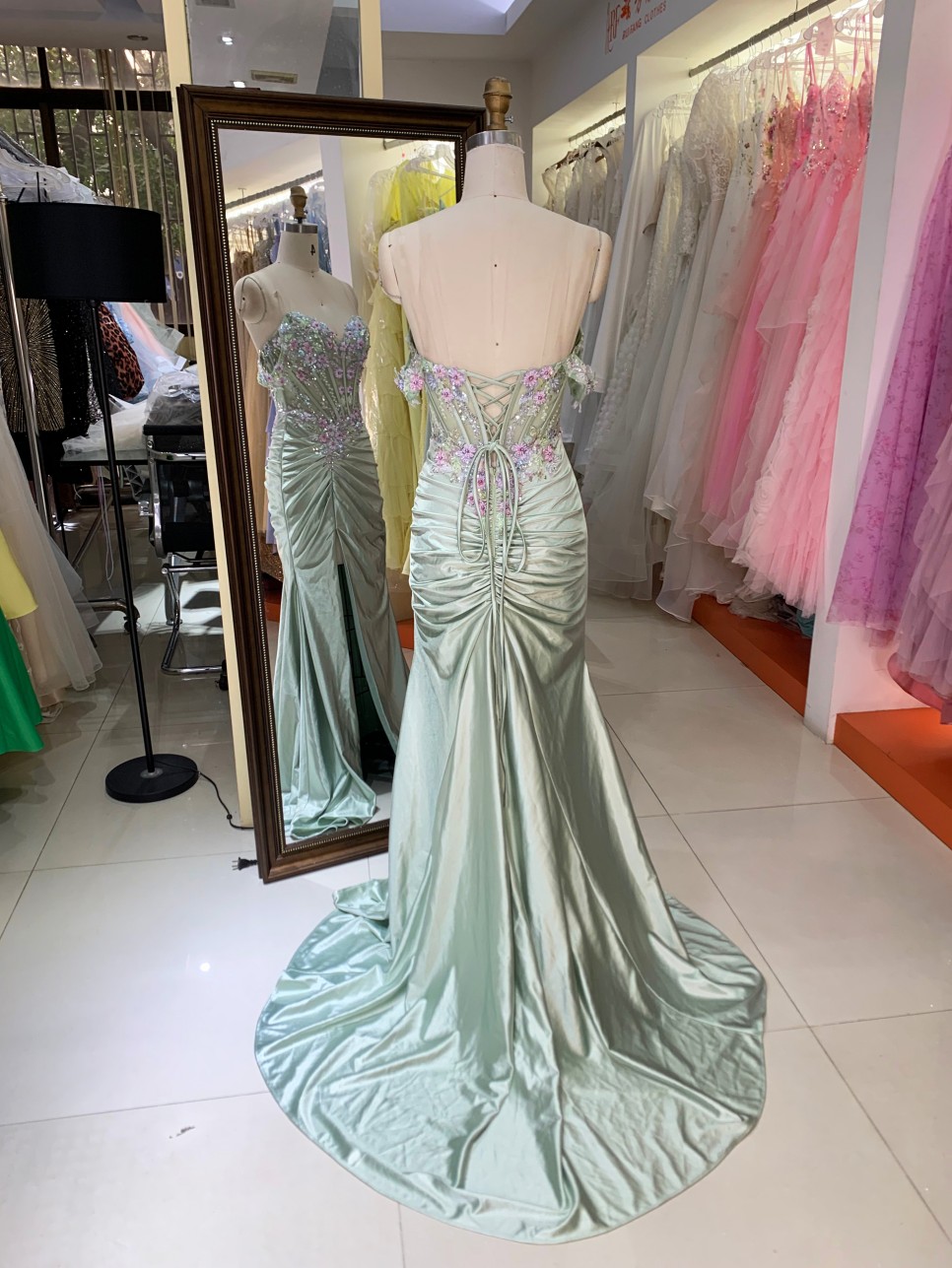 2026 Wholesale Beading Sequin Embroidered Stain Long Gown Fashion Elegant Evening Dresses With High Slit