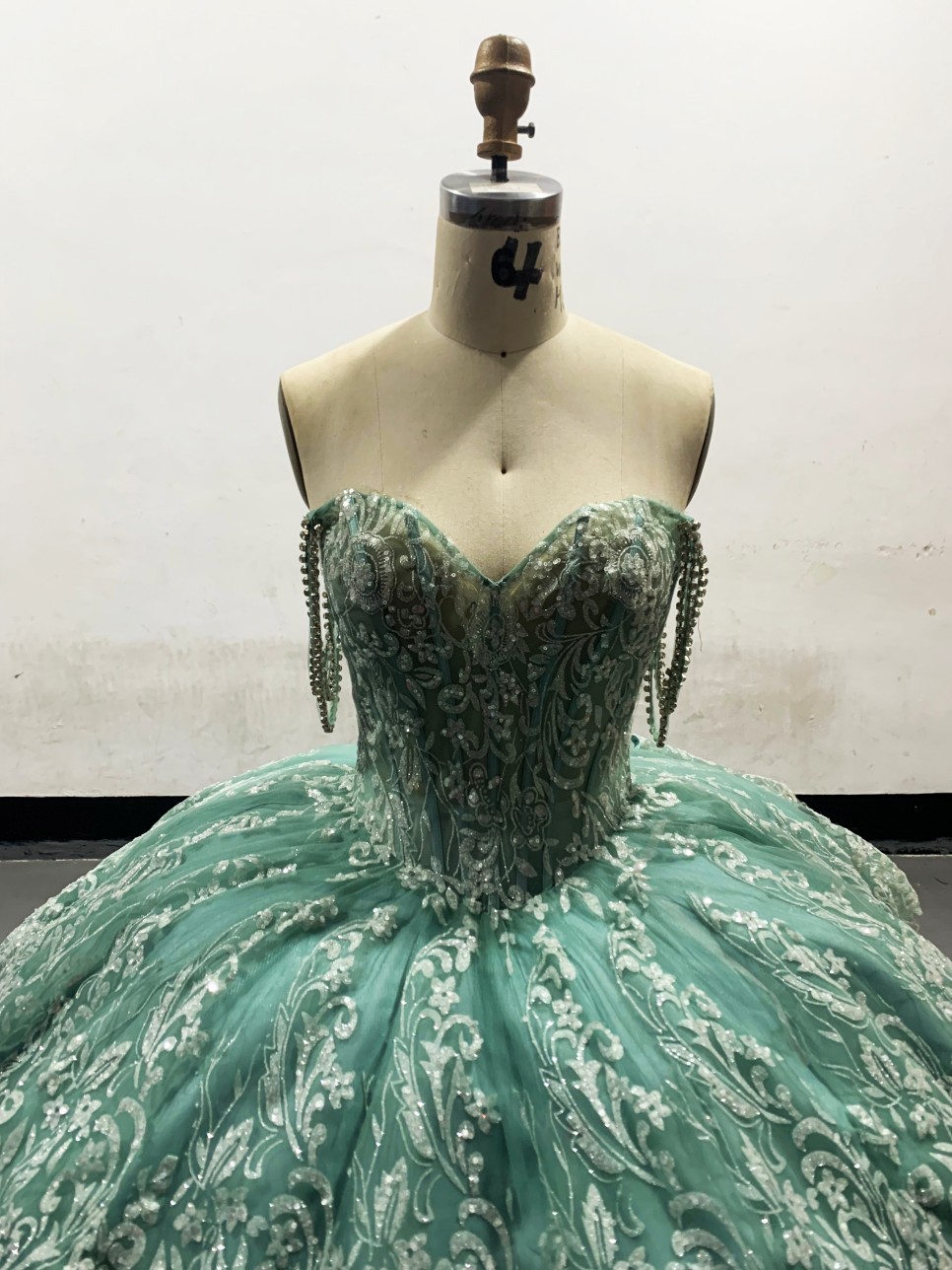 Glittering Green Quinceanera Dresses Gold Lace Appliques Birthday Party Ball Gown Corset