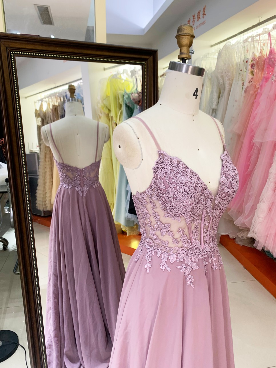 Wholesale Customizable Pink Purple Hand Embroidery V Neck a Line Evening Dresses Plus Size
