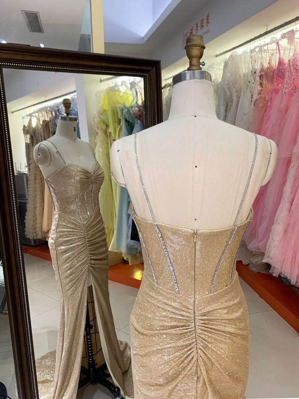 Factory Direct Champagne Gold Rhinestone V Neck Spaghetti Strap Hollow Out High Slit Mermaid Evening Dress